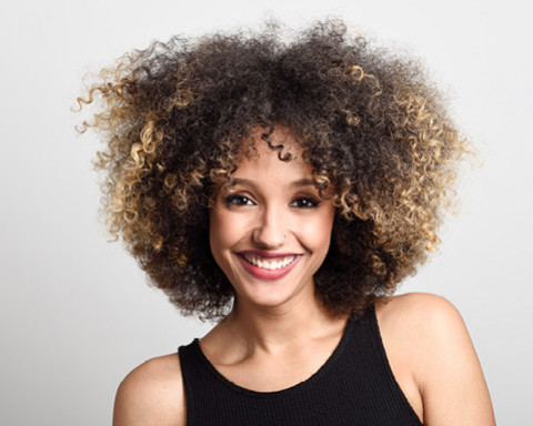 Des cheveux brillants et soyeux