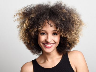 Des cheveux brillants et soyeux